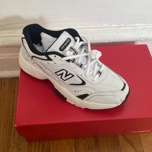 New Balance 452 sneakers